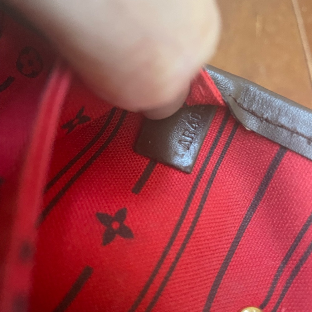 Louis Vuitton Neverfull MM Damier Ebene Tote. - Picture 5 of 8